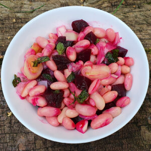 Beans, leek and beetroot salad