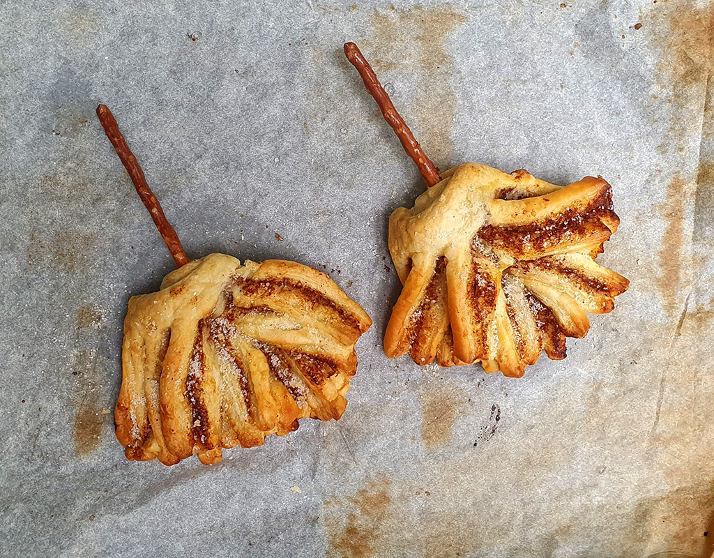 Cinnamon broomsticks