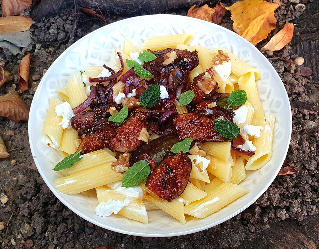 Goat’s cheese pasta with caramelised figs