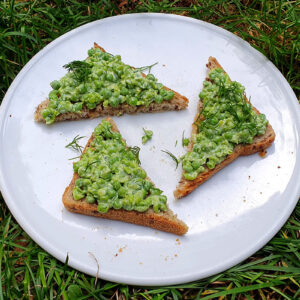 Green pea and goat’s cheese spread