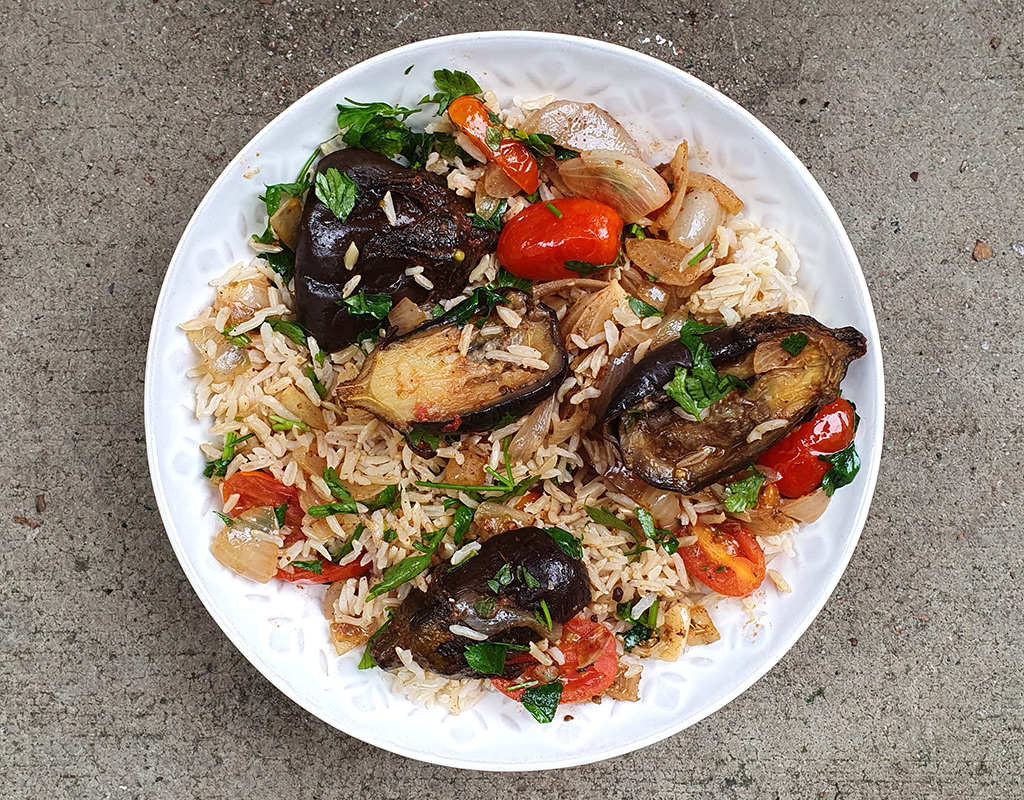 Grilled aubergine pilaf