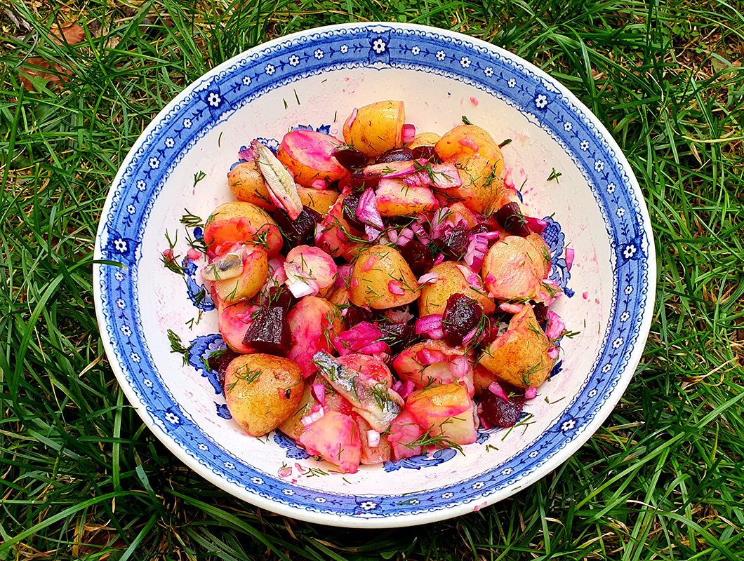 Potato, beetroot and anchovy salad