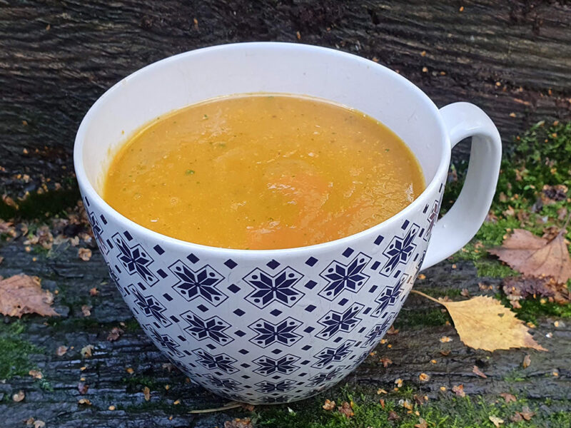 Carrot, turnip and bell pepper soup