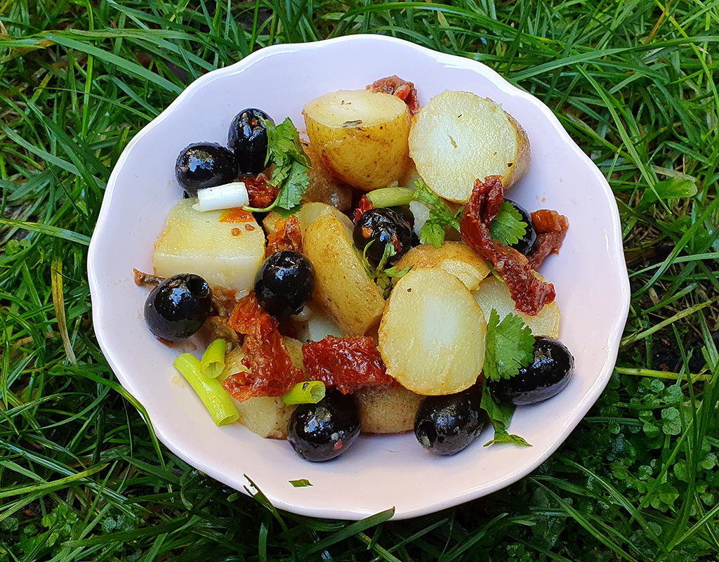 Potato salad with olives and sundried tomatoes