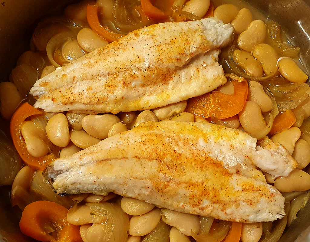 Sea bass with sautéed beans and bell pepper