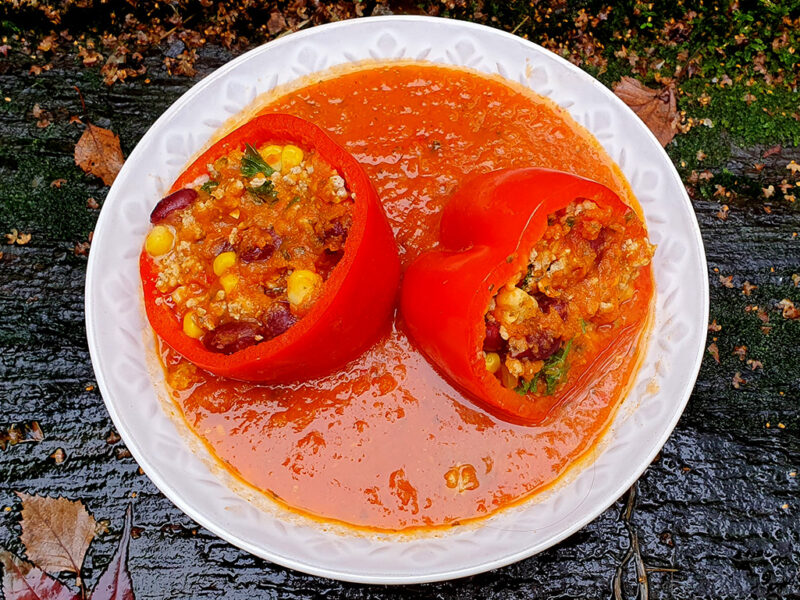 Stuffed bell pepper with pork and beans