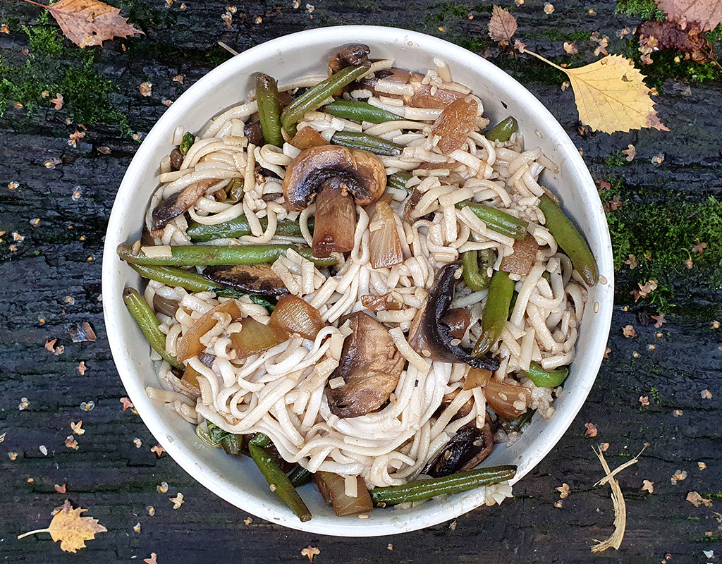 Teriyaki mushroom and green bean noodles