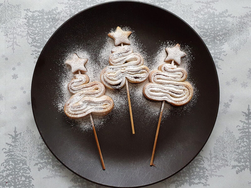 Cinnamon Christmas tree treats