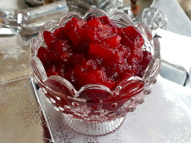 Cranberry sauce with stem ginger and mandarin