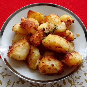 Roasted potatoes with rosemary and garlic