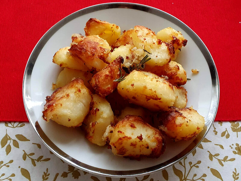 Roasted potatoes with rosemary and garlic