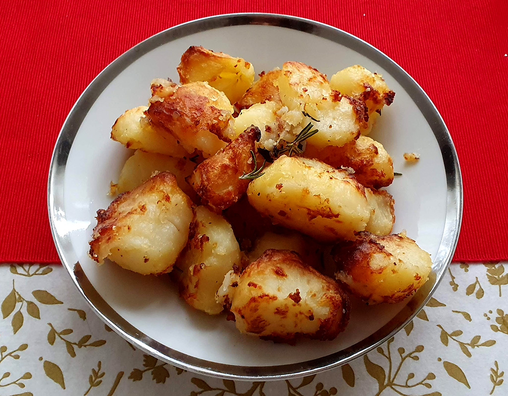 Roasted potatoes with rosemary and garlic