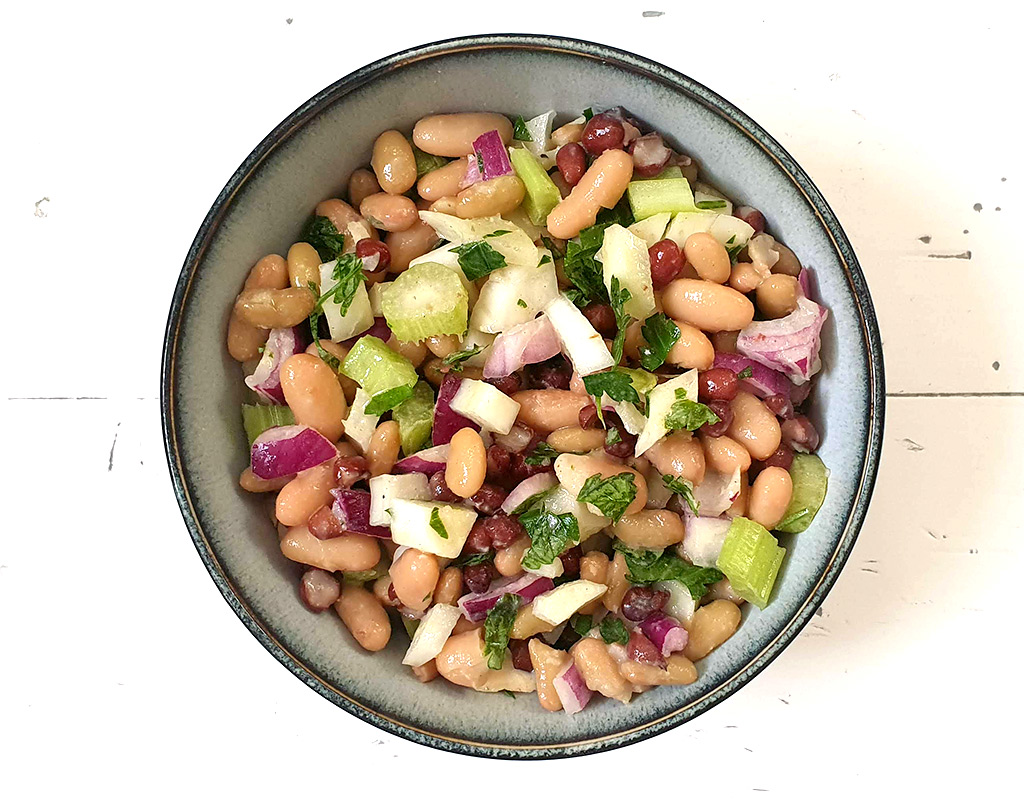 Crunchy bean salad