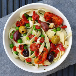 Pea tagliatelle with sun-dried tomatoes