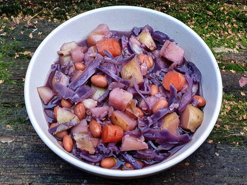 Red cabbage and potato soup