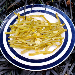 Sauteed runner beans with lemon and garlic