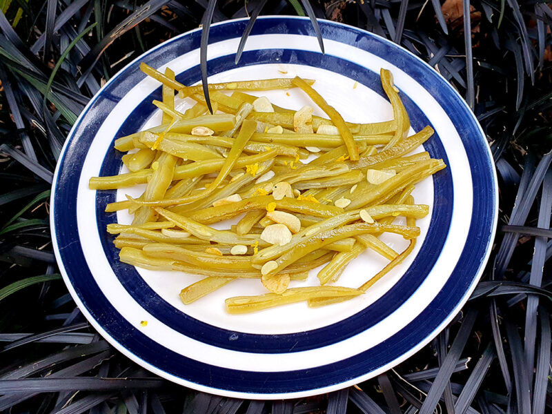 Sauteed runner beans with lemon and garlic