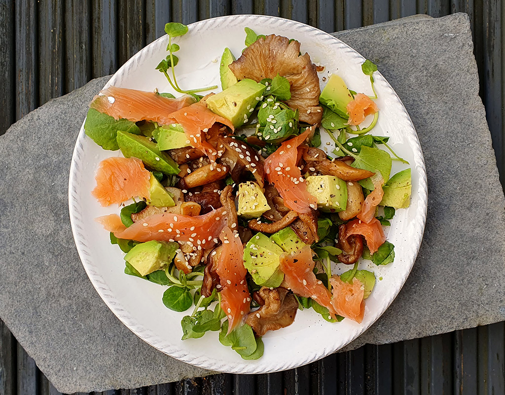 Smoked salmon, shiitake and avocado salad