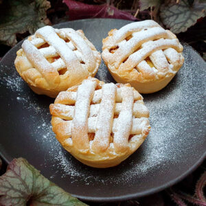 Vegan mini apple pies