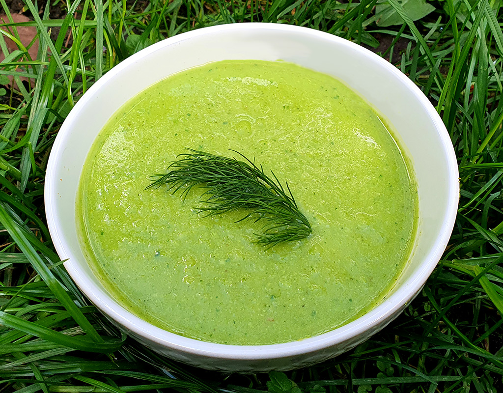 Broccoli, green pea and parsnip soup
