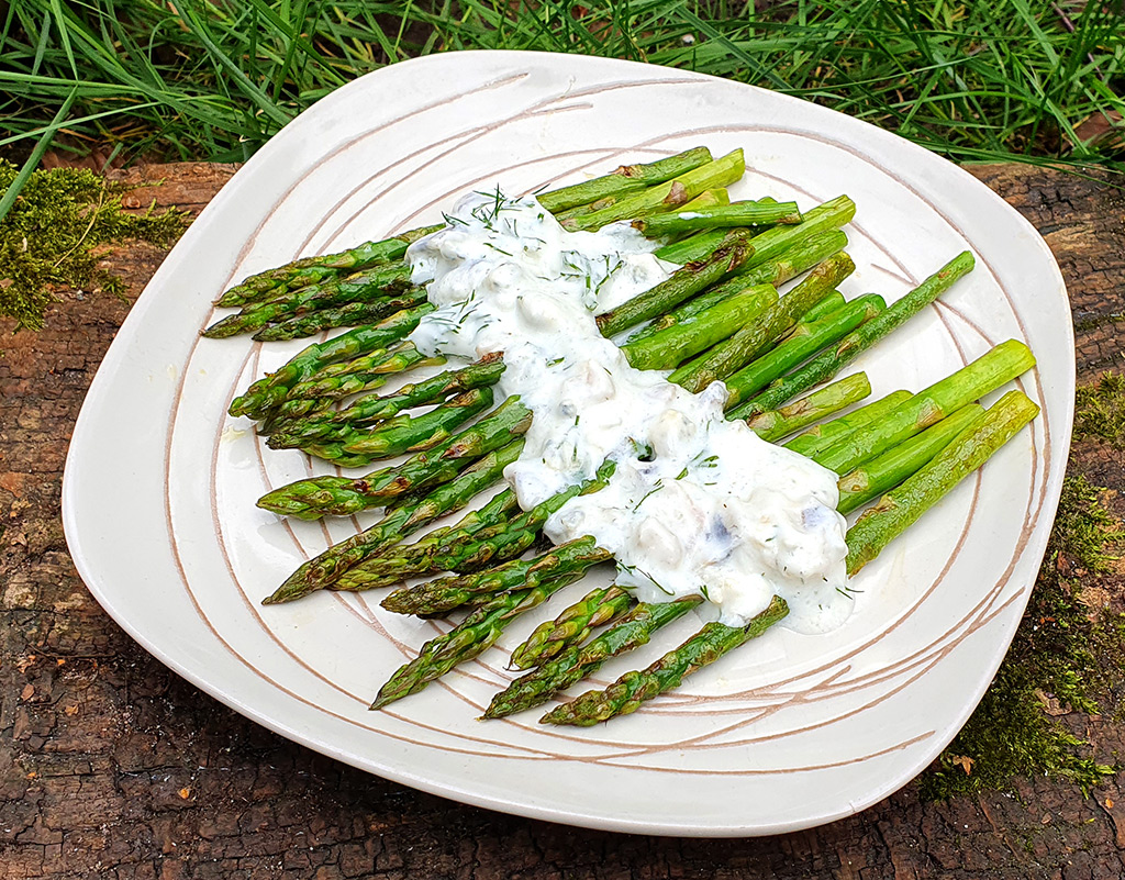 Grilled asparagus with anchovy and Stilton sauce