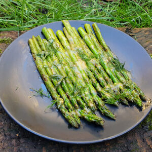 Grilled asparagus with mustard and dill sauce