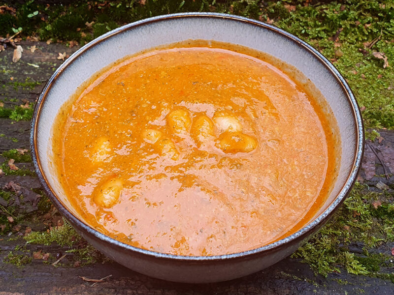 Tomato and sweet potato soup with beans