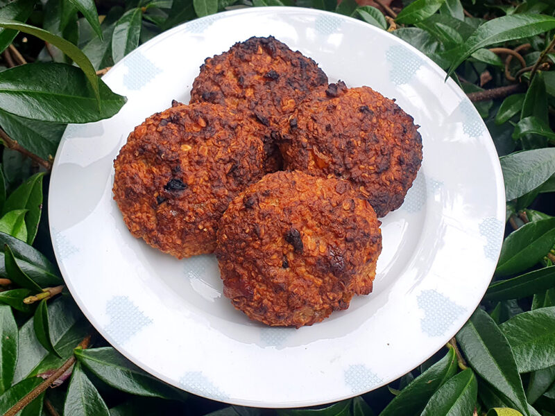 Vegan ginger and apricot oat cookies