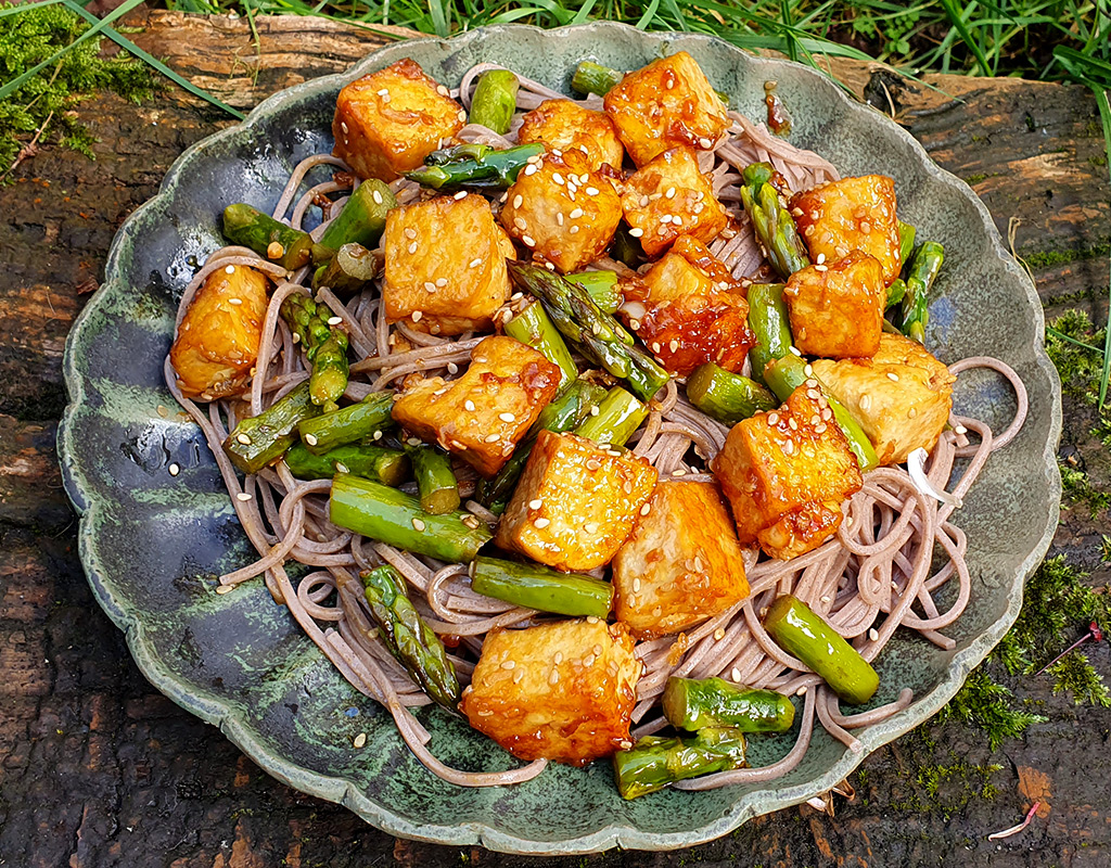 Asparagus and tofu stir-fry