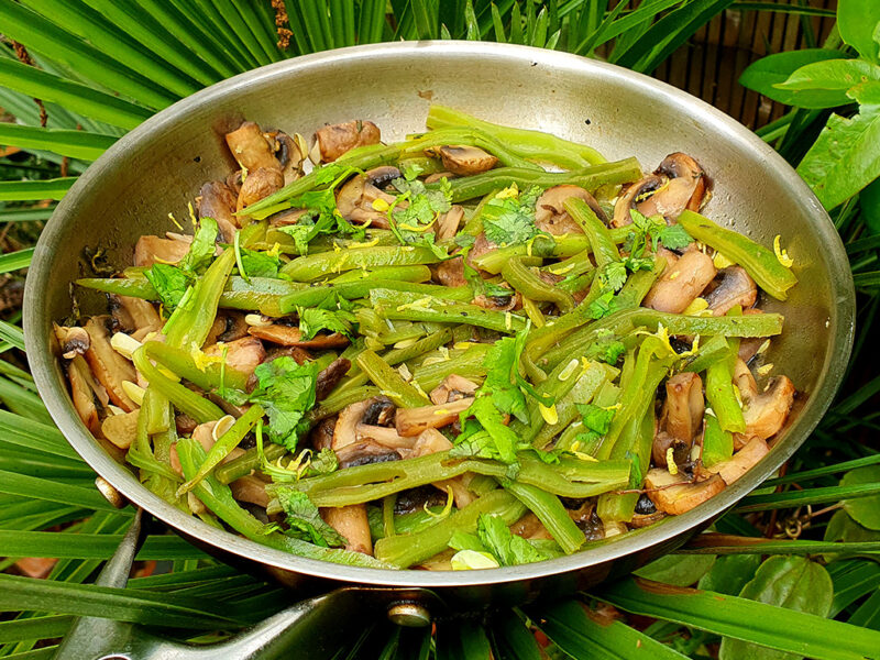 Sauteed mushrooms with runner beans