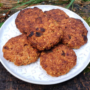 Vegan almond and apricot oat cookies