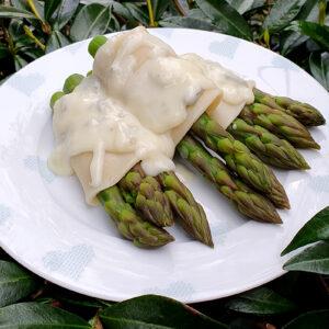 Asparagus in paccheri with cheese sauce