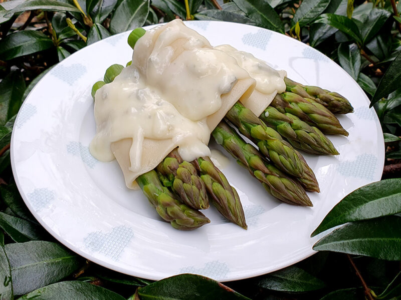 Asparagus in paccheri with cheese sauce