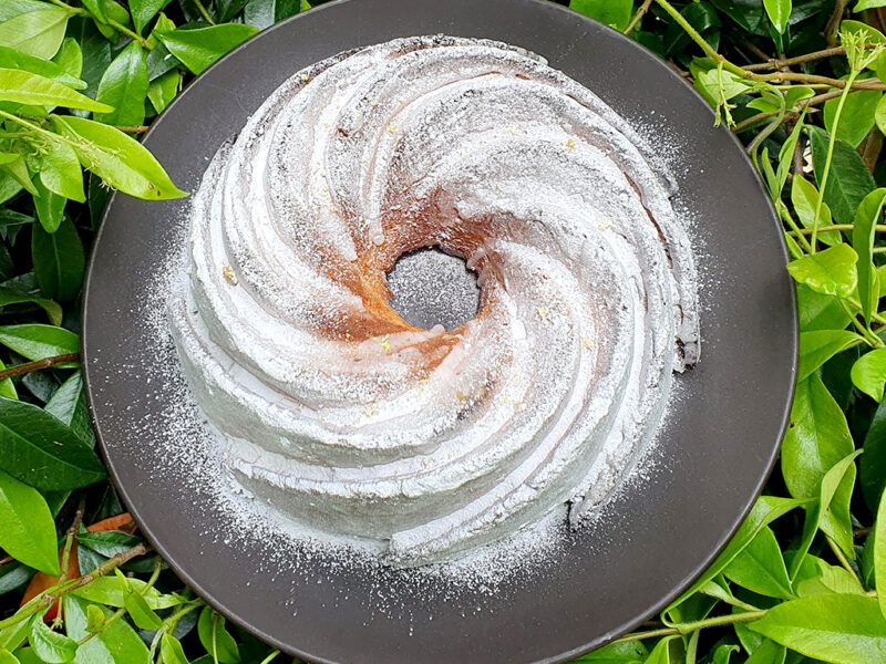 Light lemon bundt cake