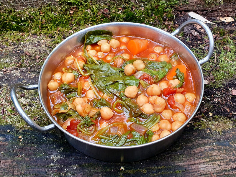 Chickpea and spinach curry