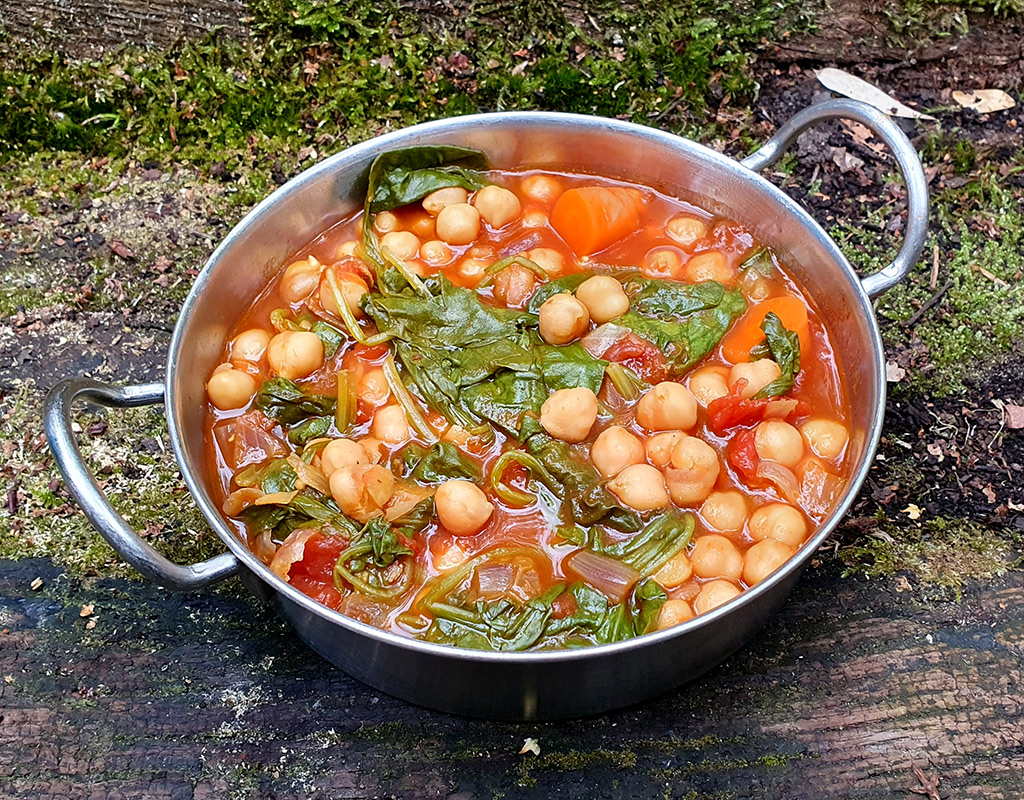 Chickpea and spinach curry