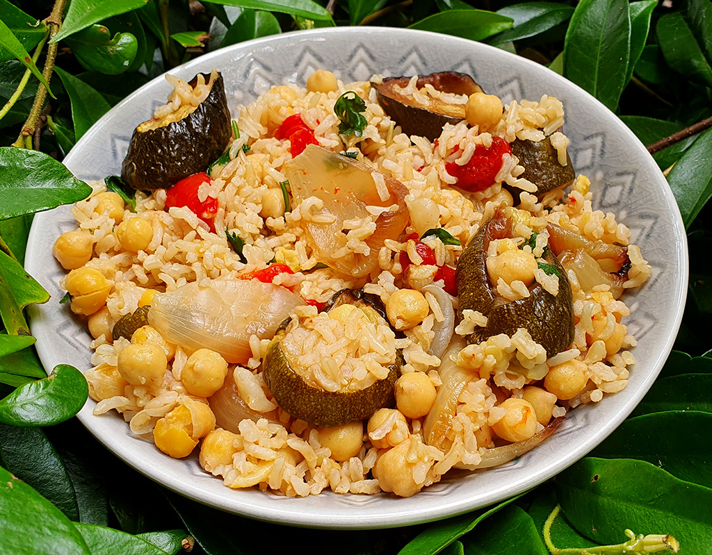 Rice with chickpeas and roasted vegetables