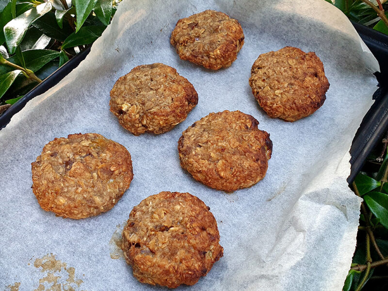 Fig and ginger oat cookies