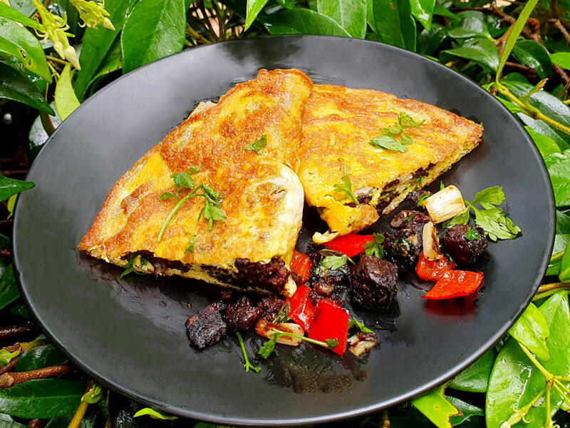 Omelette with black pudding