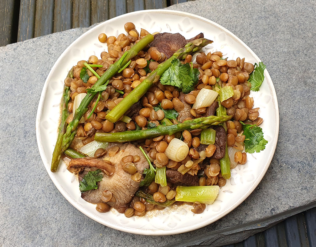 Sauteed shiitake, lentils and asparagus