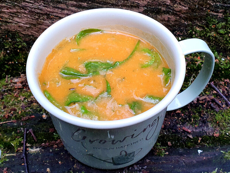 Yellow split peas soup with spinach