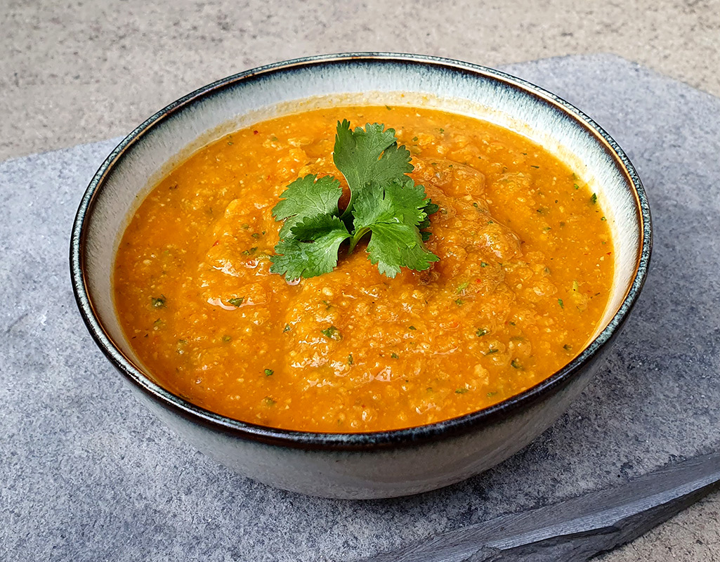 Carrot and chickpea soup with roasted vegetables