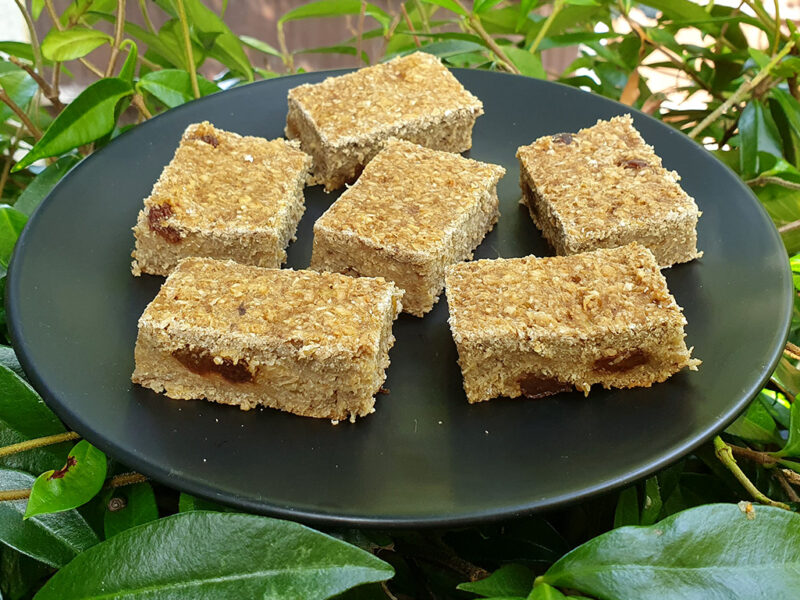 Apple and ginger oat bar