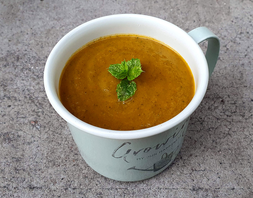 Carrot, spinach and watercress soup