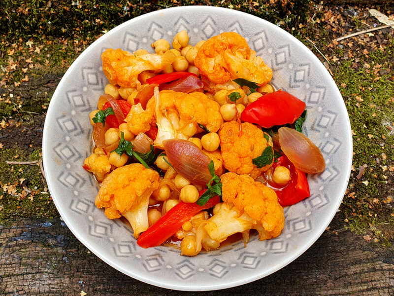 Cauliflower and chickpea curry