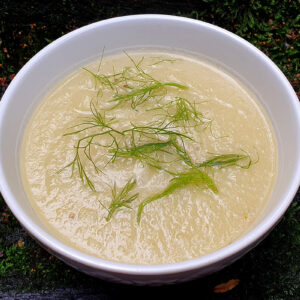 Kohlrabi, leek and fennel soup