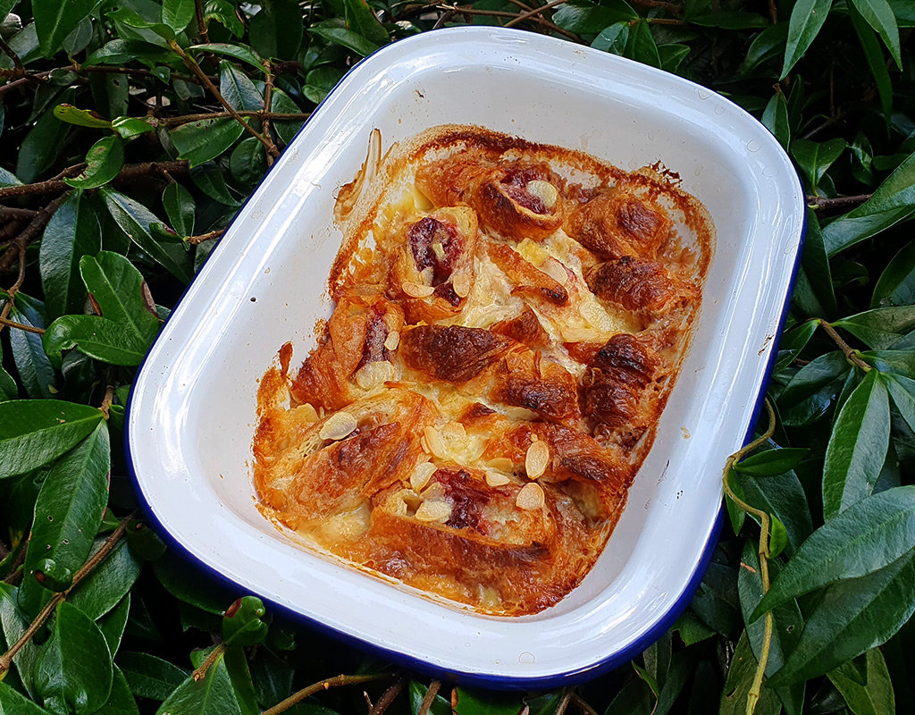 Strawberry and almond croissant bake