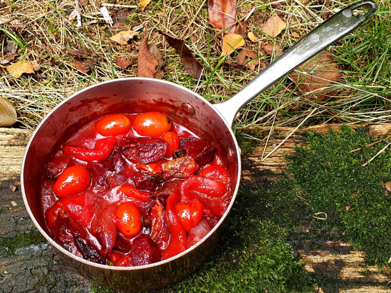 Balsamic tomato sauce with roasted beetroot