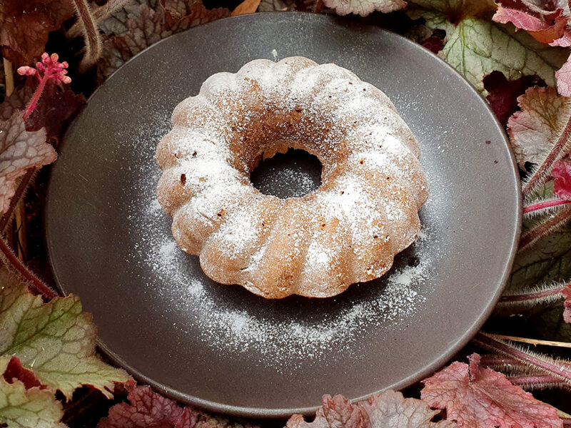 Chestnut and chocolate mini bundt cake