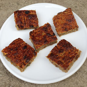 Fig and date oat bars